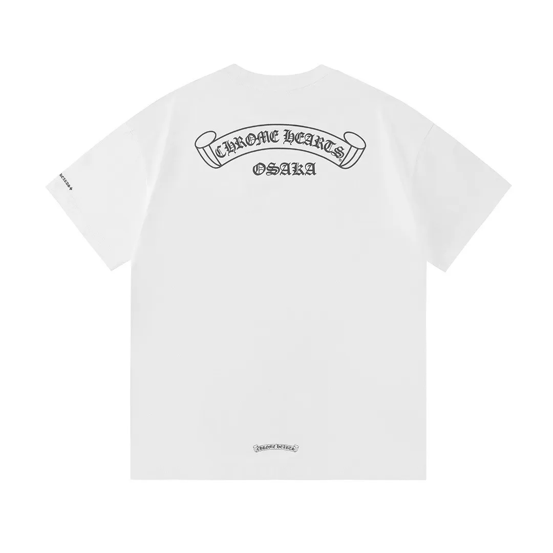 P150 Chrome Hearts 2026 early spring new style, chest pocket, front and back printed logo, same style for men and women, short-sleeved T-shirt ·Customized 300 grams of 100% double yarn pure cotton fabric ·Dyeing of 32 double-strand threads ·Collar label, hangtag, main mark and three labels complete Color: White Size: XS S M L